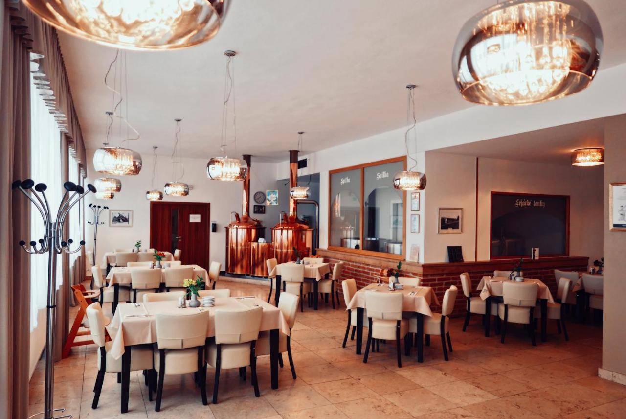 Mestsky Hotel Bobik Volary Exterior photo