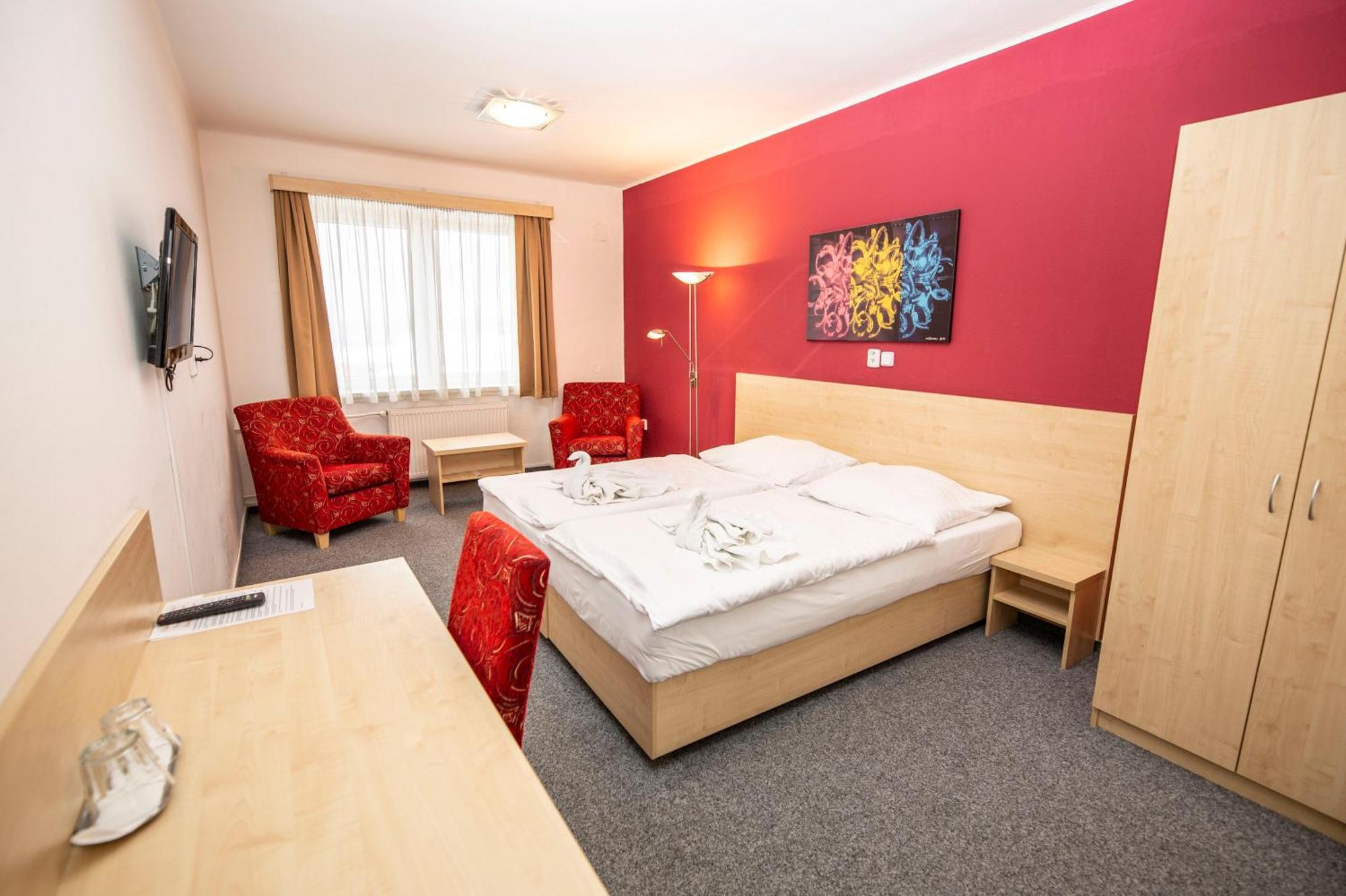 Mestsky Hotel Bobik Volary Exterior photo
